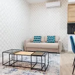 New Modern - Quiet Street - Setas De Sevilla