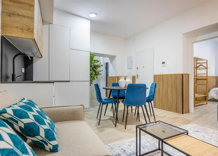 New Modern - Quiet Street - Setas De Sevilla